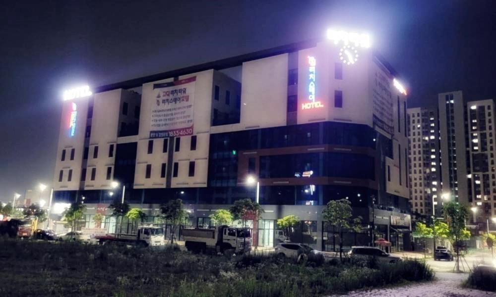 Pyeongtaek Godeok Rich Stay Hotel Zewnętrze zdjęcie